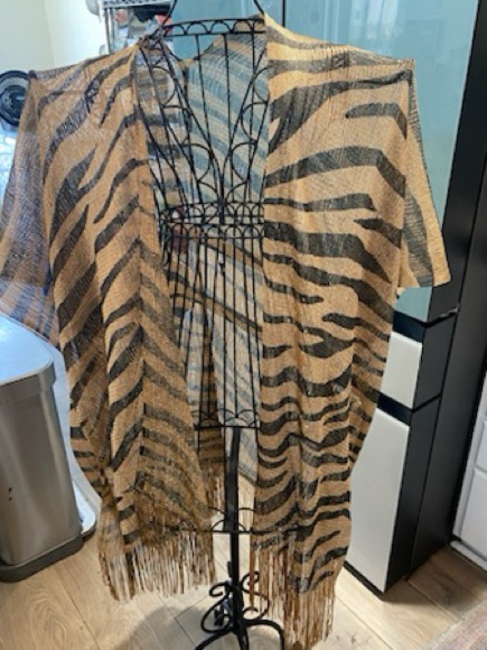 ✨ NWOT San Giorgio Italy Metallic Gold & Black Tiger Stripe Fringe Kimono ✨